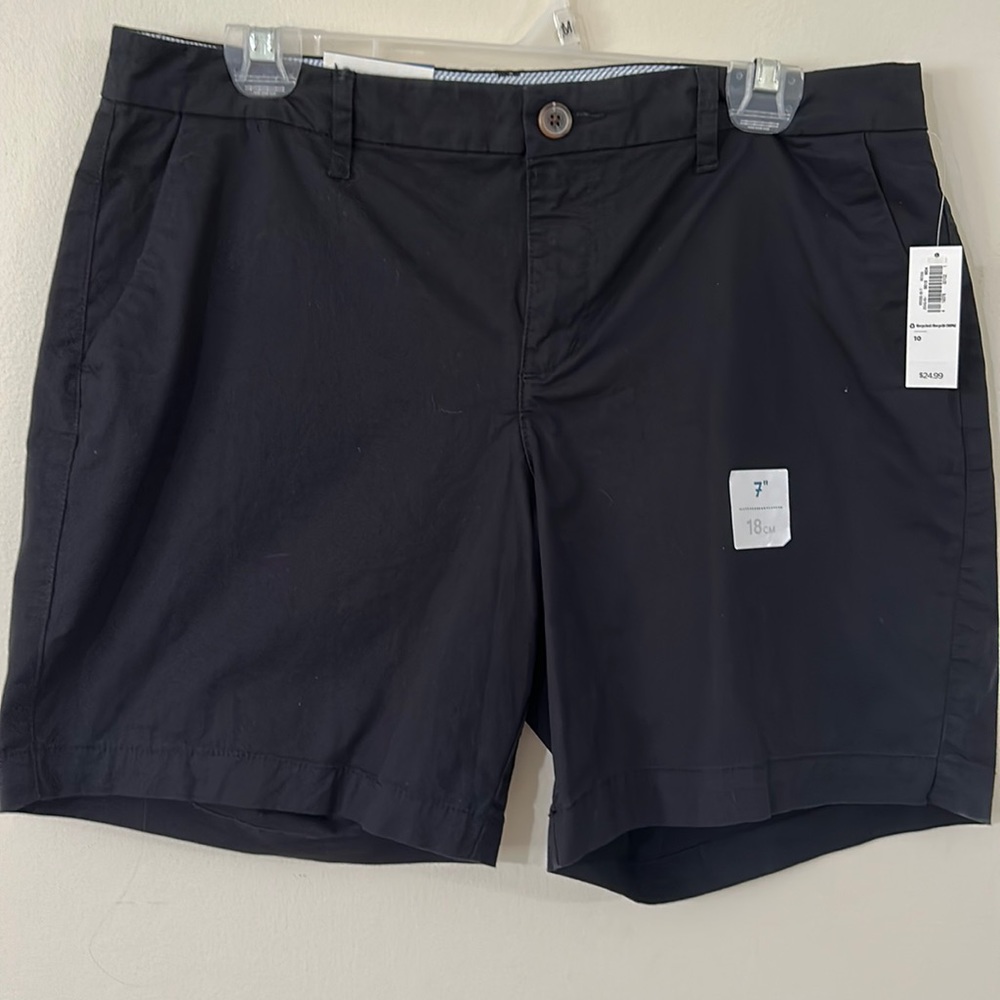 Old Navy, Black shorts, Women’s size10, New With Tags, 7”